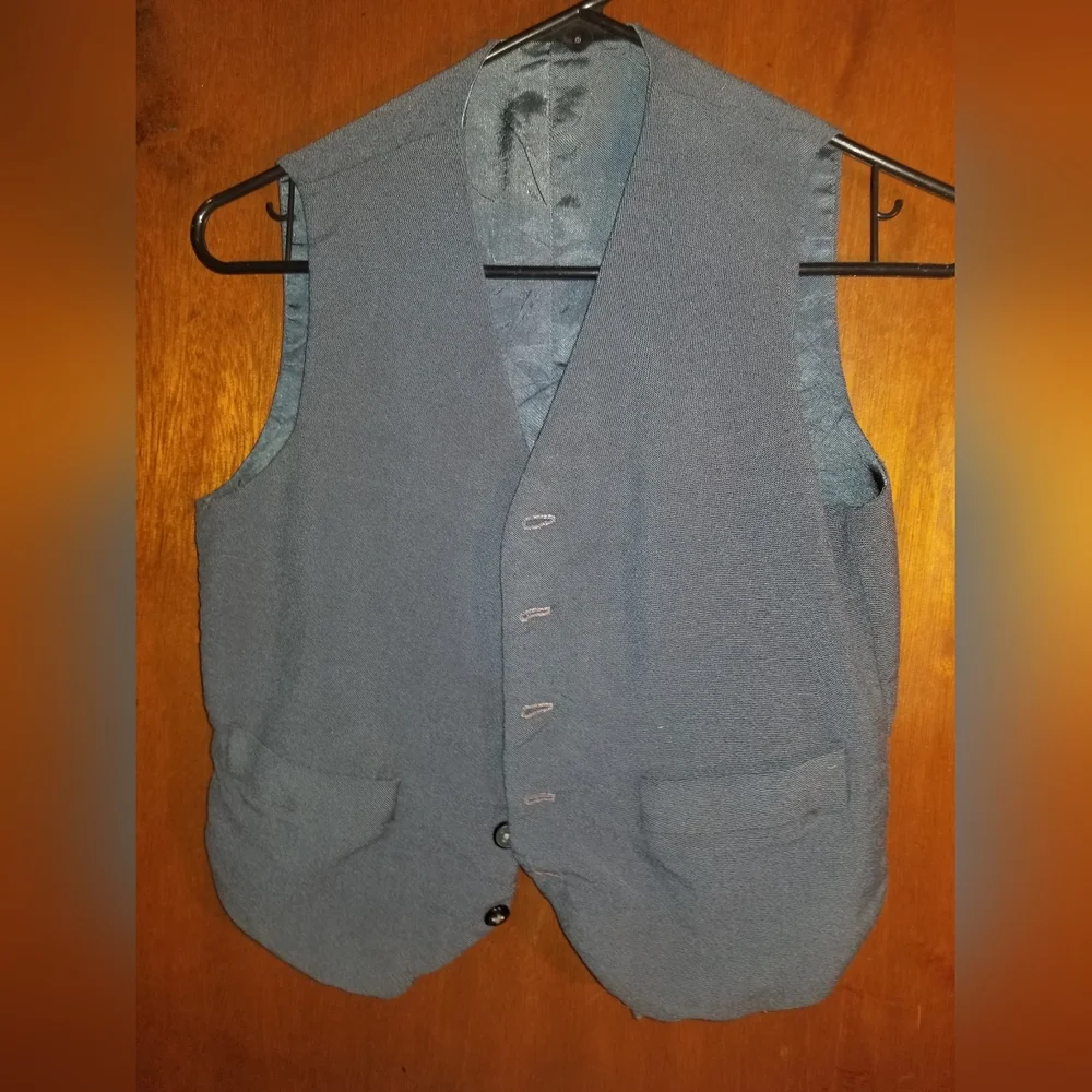 Vest - Picture 1 of 2